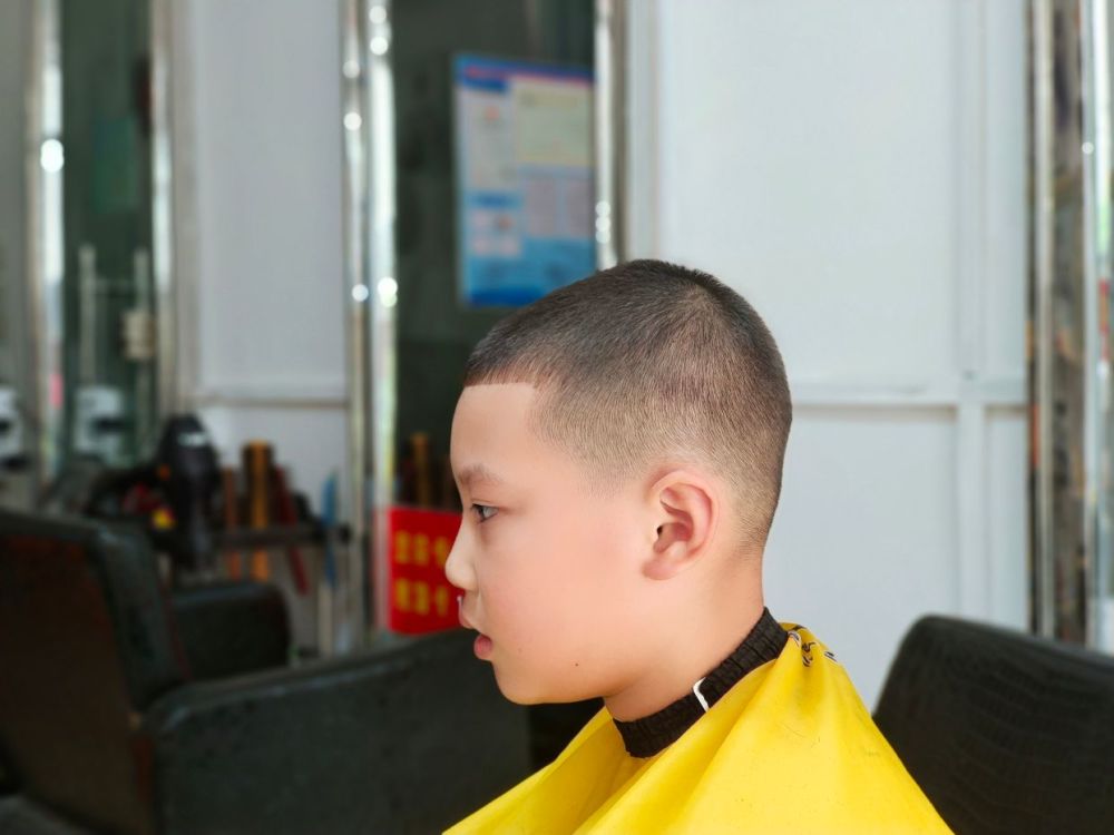 男童发型寸头短发图片