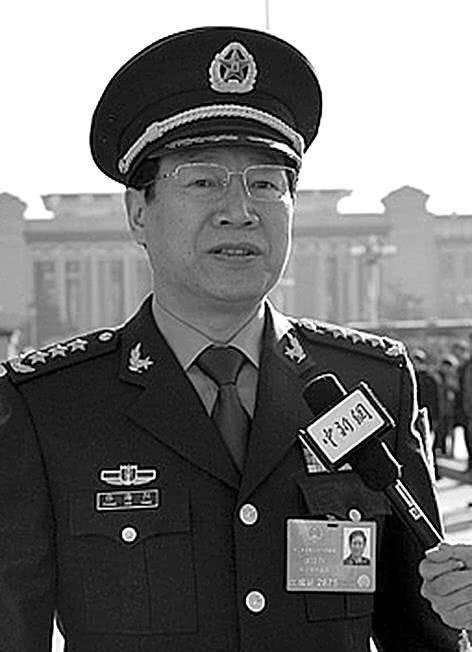 他是圍殲張靈甫的縱隊副司令55年授中將兒子成就更高官拜上將