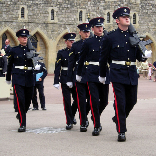 英國陸軍制服分為12類,全軍並不統一,你能全部分清嗎?