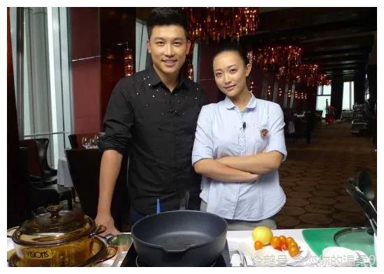 "皇后娘娘"的女儿嫁给主持人,婚后淡出娱乐圈,过相夫教子生活|郝洛钒