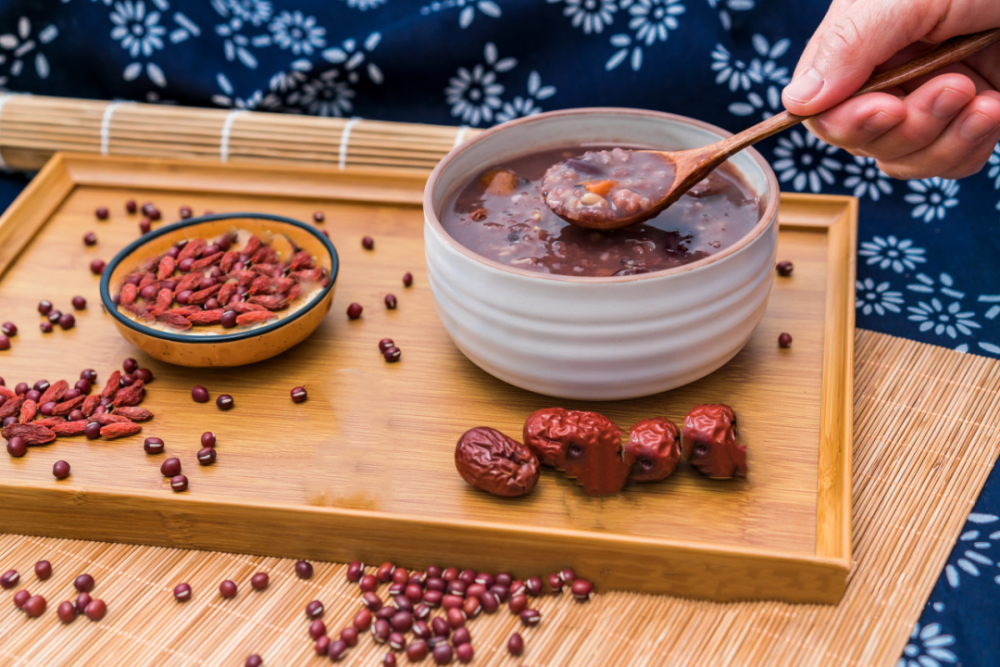 四碗三红汤一碗难花眼一碗健脾胃一碗利血管