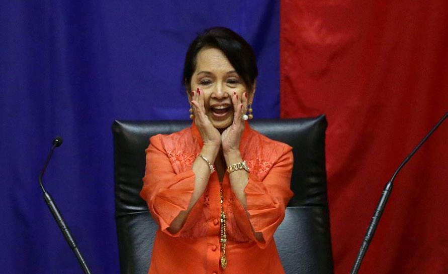 菲律宾的第二位女总统,拒绝全面倒向美国,先后16次到访中国
