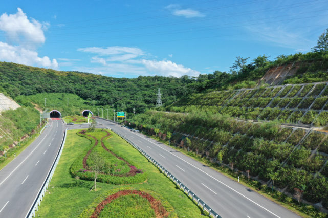 喜报一站一景景海高速公路通车你心动了吗