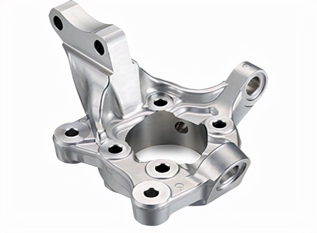 在车辆使用过程中转向节可能发生变形或断裂,极端受力情况下可能导致