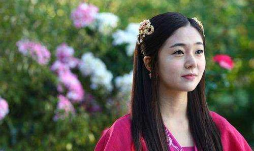 本是外国美人 却成中国皇后 入主中宫第一件事 出兵灭自己母国 全网搜