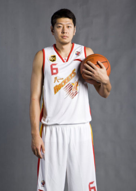 莫科结婚仅5个月妻子离世今后我就是岳父母的亲儿子