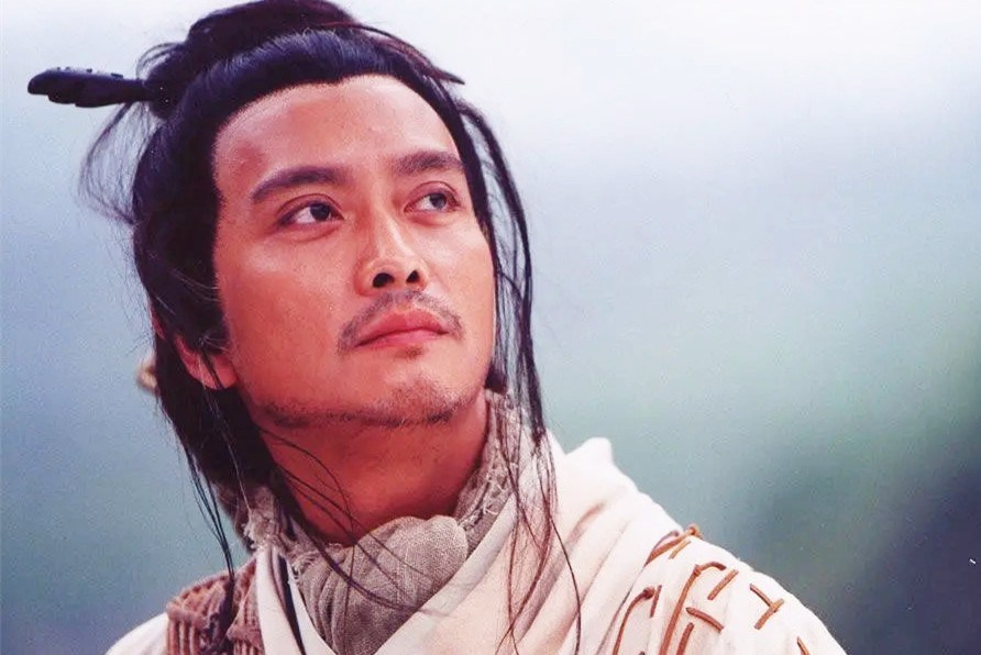 谢天华参加聚会,翁虹与同学谢君豪32年后同框,均冻龄有术状态好