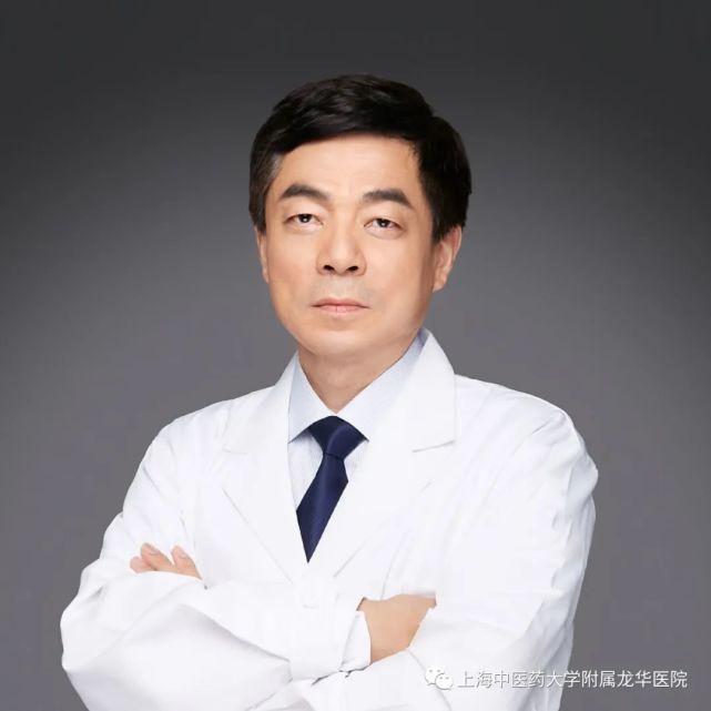 医院开展了"龙华医院名中医"选拔工作,共39名专家被授予"龙华医院名