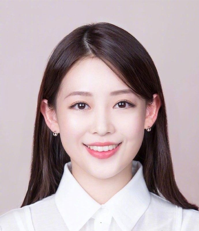 小野马清纯证件照曝光拍证件照最上镜的发型来了