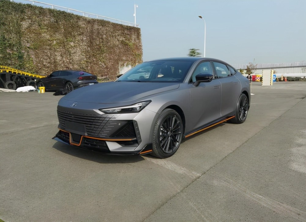 有一说一,长安uni-v虽然被定位在了紧凑型跑车的领域中,但是它所表现