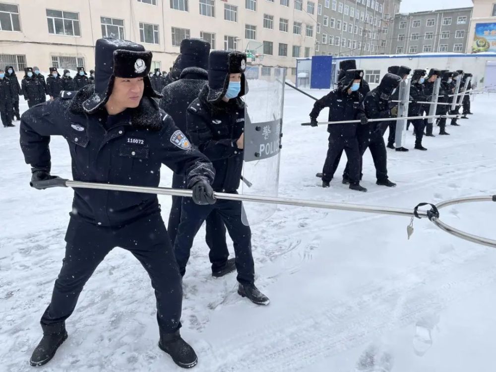 冬季整训市人民警察训练中心练尖兵促提升强队伍