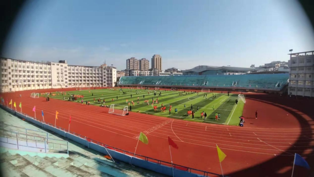 12月4日至12月5日,市体育中心足球场热闹非凡,由萍乡市体育局主办