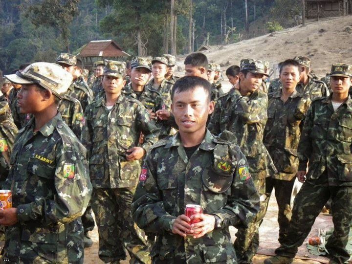 老照片缅甸掸邦的地方武装力量有枪便是草头王