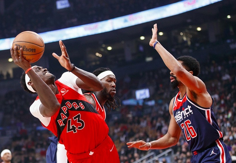 西亚卡姆 NBA-有趣！西亚卡姆31分6板，透露爆发原因：侄女在我身上尿尿了