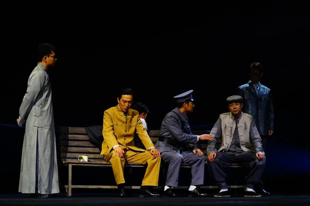 在话剧《长明》中,寻找人生的关键词