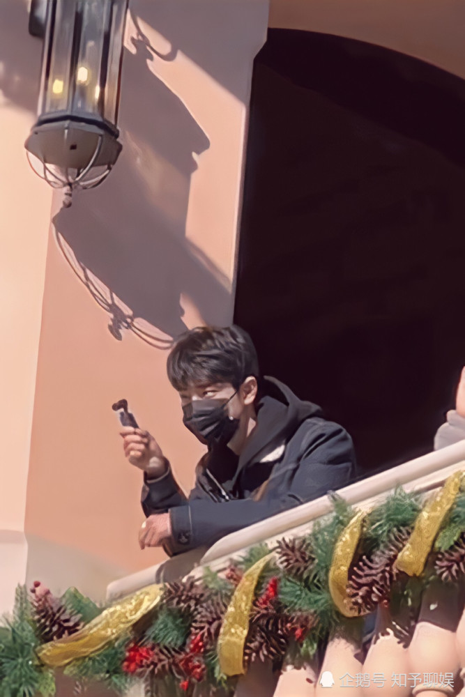 肖战保持"初心的快乐",做一个有"烟火味"的偶像!_腾讯新闻