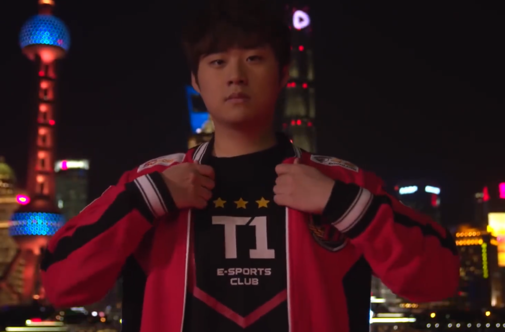 faker继续留守一座城,作为老选手一带四,同时昔日的老友bengi也回归