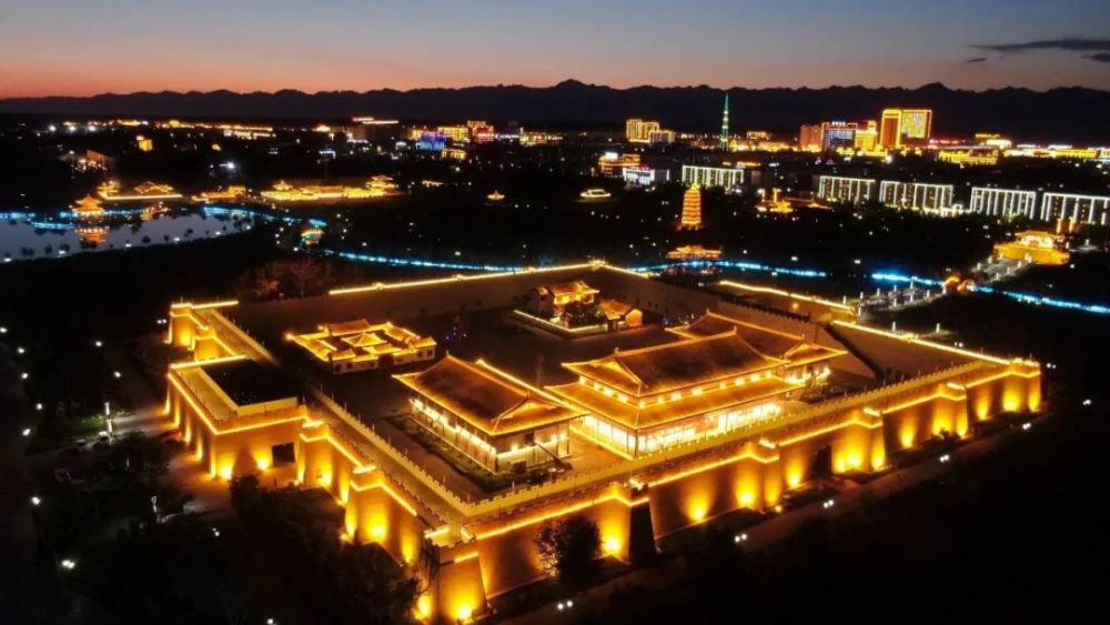 千年古城昼与夜新和县汉唐都护府古城的双重之美