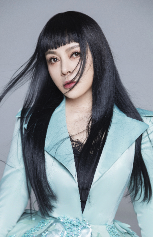 封面专访|定居成都8个月后再次"出圈" 千百惠:"我是跟着这个时代在走