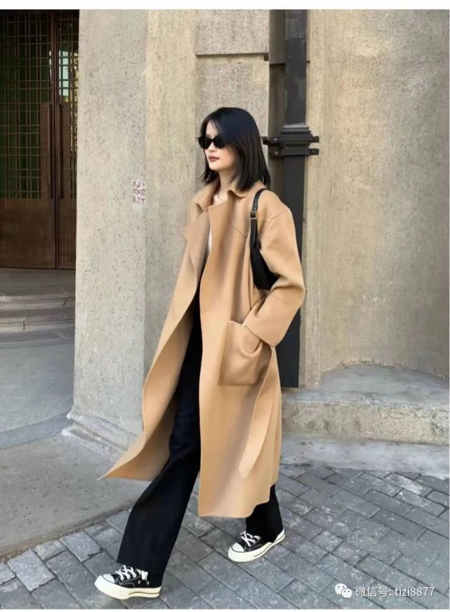 驼色大衣配什么内搭和裤子好看
