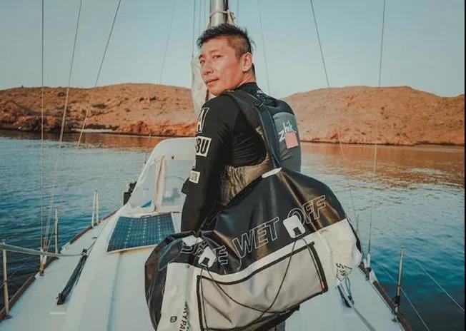 由此,韩啸成了"韩船长"."我觉得这很正常