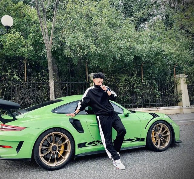 黄子韬35万买了家网约车公司出行生意诱人资质拿到了吗