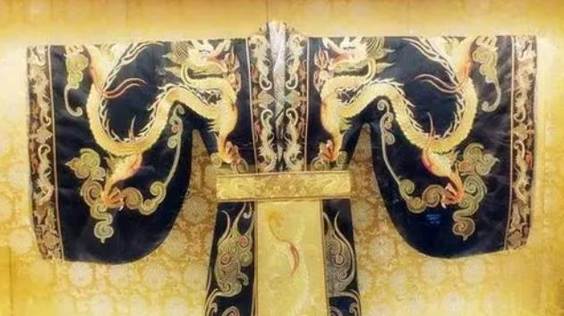 为何只有秦始皇穿黑龙炮,后世帝王喜爱黄龙袍?专家:他们不敢