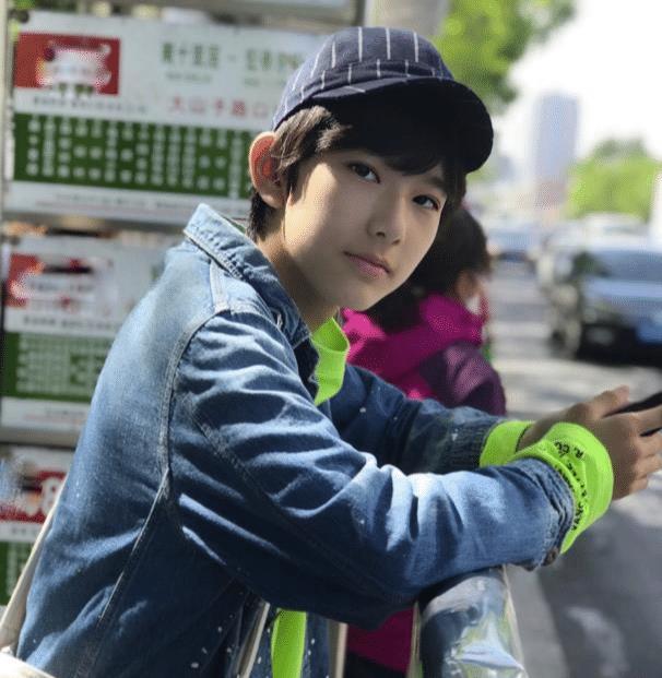 生活中的马柏全阳光帅气,颜值更胜剧中.