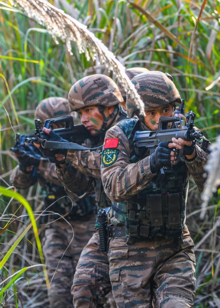 练练练武警重庆总队机动支队实战练兵锤炼制胜本领