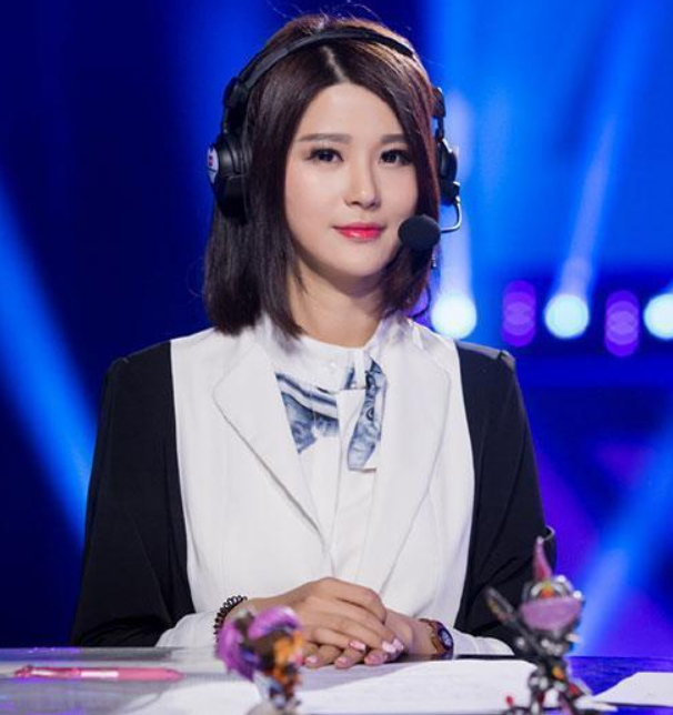 lol元老级女解说现状引热议电竞女神小苍仍单身她却不是个例