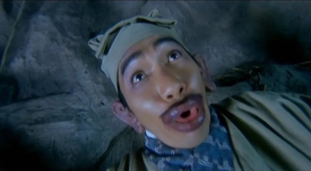 女网红整出同款厚唇