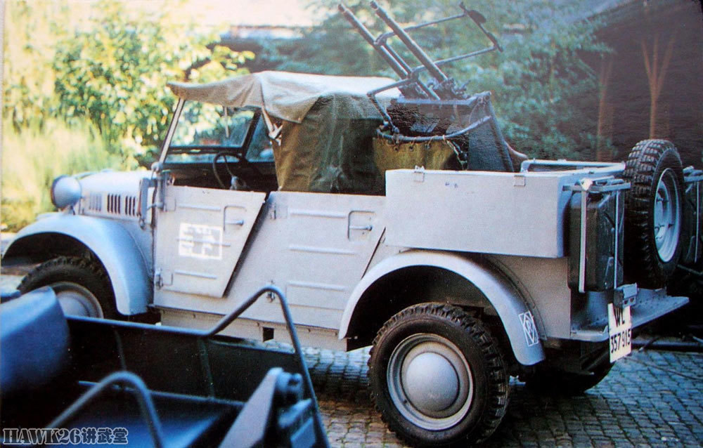 古董军车活动现场,斯托维尔typ 40越野车.