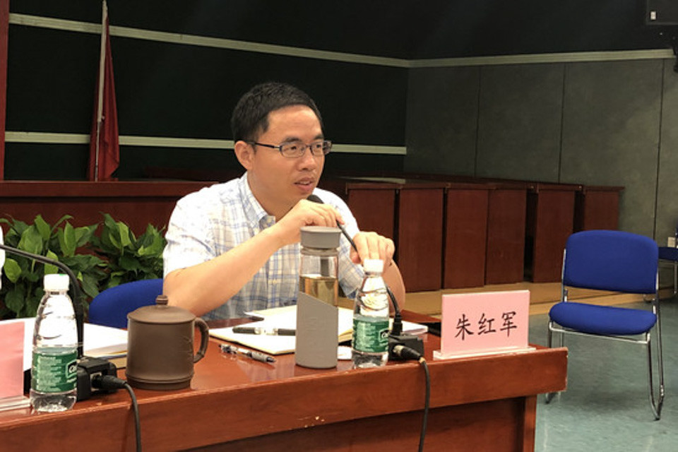 正式调任前,朱红军还邀约朋友一起,到安徽财大校园里提前"踩点".