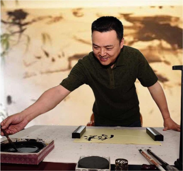 书法家黄慧祥艺术简历