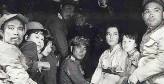 日本投降后 被俘的大量年轻女兵结局如何 苏联的处理办法够绝 全网搜