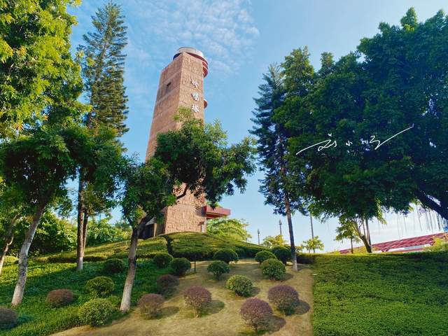 佛山是我国广东省的一座重要地级市,与省会广州相邻,也是"大湾区城市