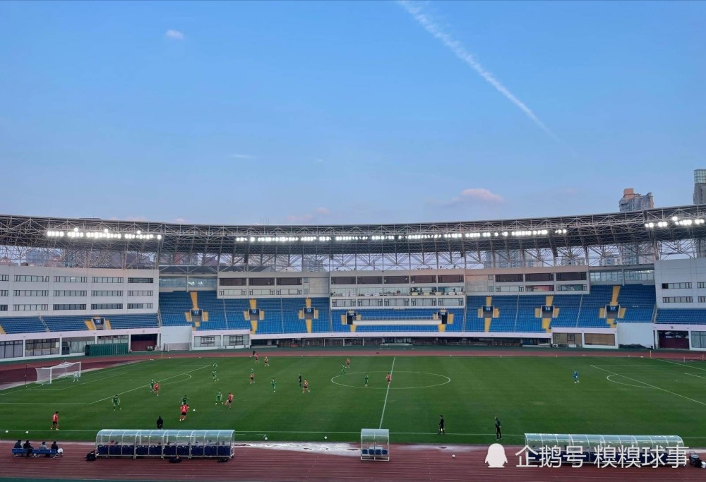 中超 备战中超各有千秋，上港最充分，泰山破天荒，青岛要退出
