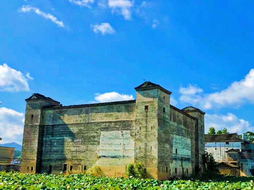 林寨四角楼,全国罕见的传统建筑,位于广东省河源市的和平县内_腾讯