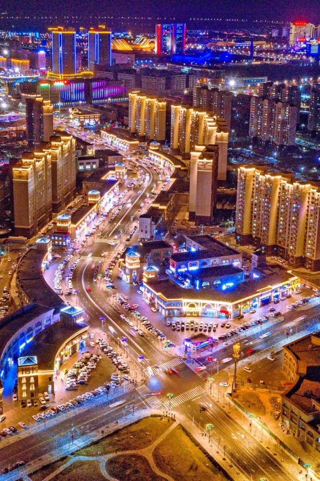 商业街延长营业时间克拉玛依市正在逐步开启夜间经济延长营业开放时间