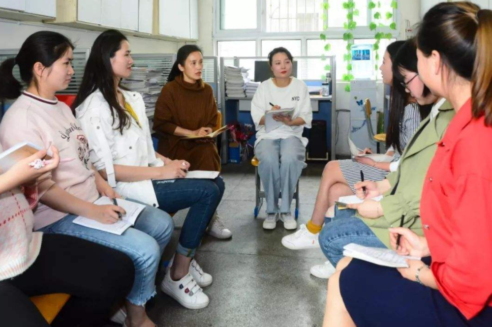 首次！教育部否定“强制灌输和反复说教”，教师工作将迎来新挑战_腾讯新闻