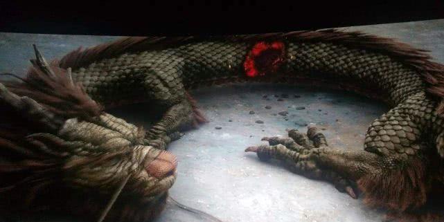 日本商人从中国买走真龙标本,出现在一寺庙中,吸引大量游人参观