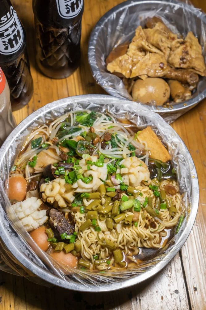 广州的宵夜地图里,不能没有荔湾这条街!_腾讯新闻