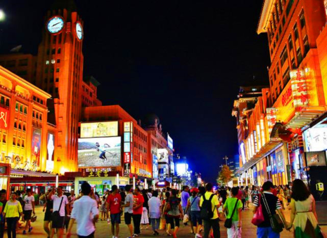 《明代南京地圖》記載,明初的新街口,在如今的豐富路北段,折東到中山