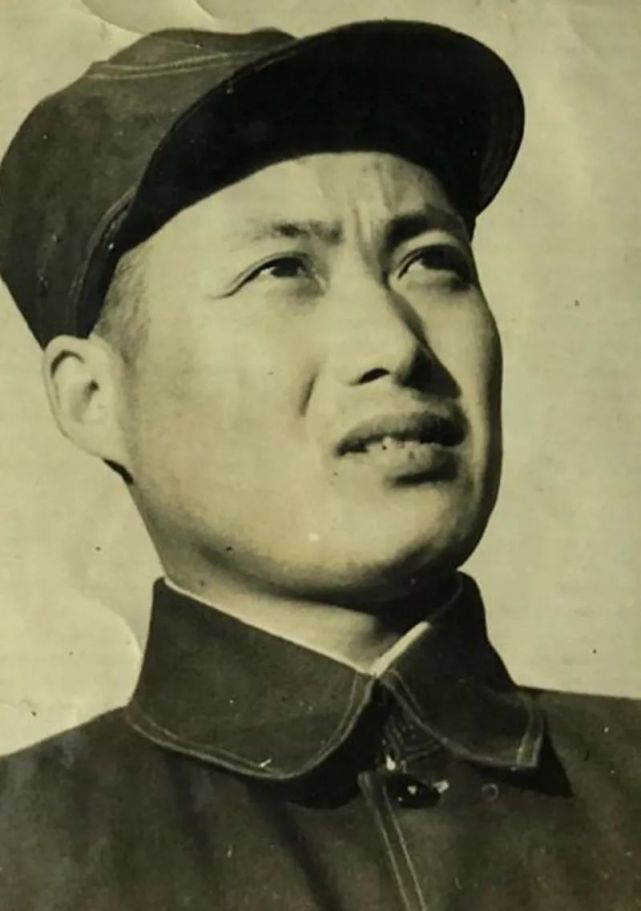 他曾擔任北京軍區政委,1964年授少將,1988年授上將,享年97歲