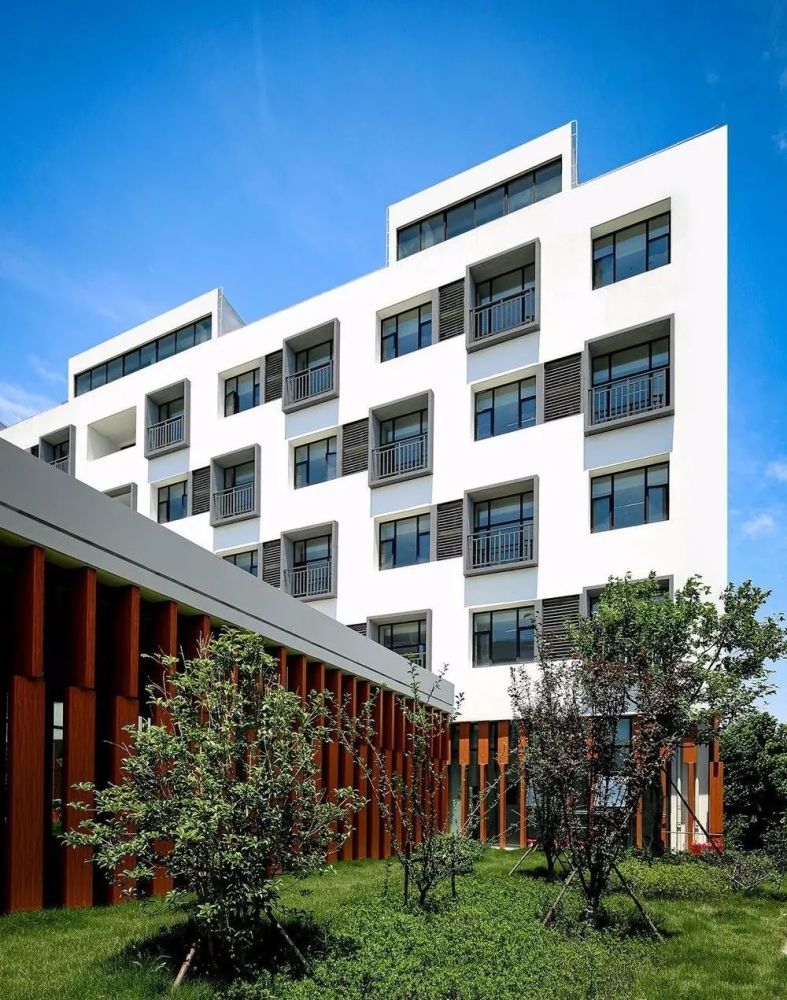 养老 多层住宅建筑设计:上海赵巷康宁养护院/案例