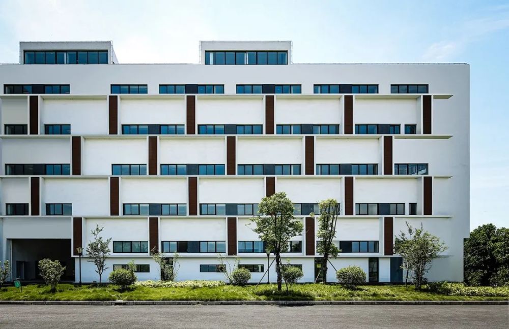 养老 多层住宅建筑设计:上海赵巷康宁养护院/案例