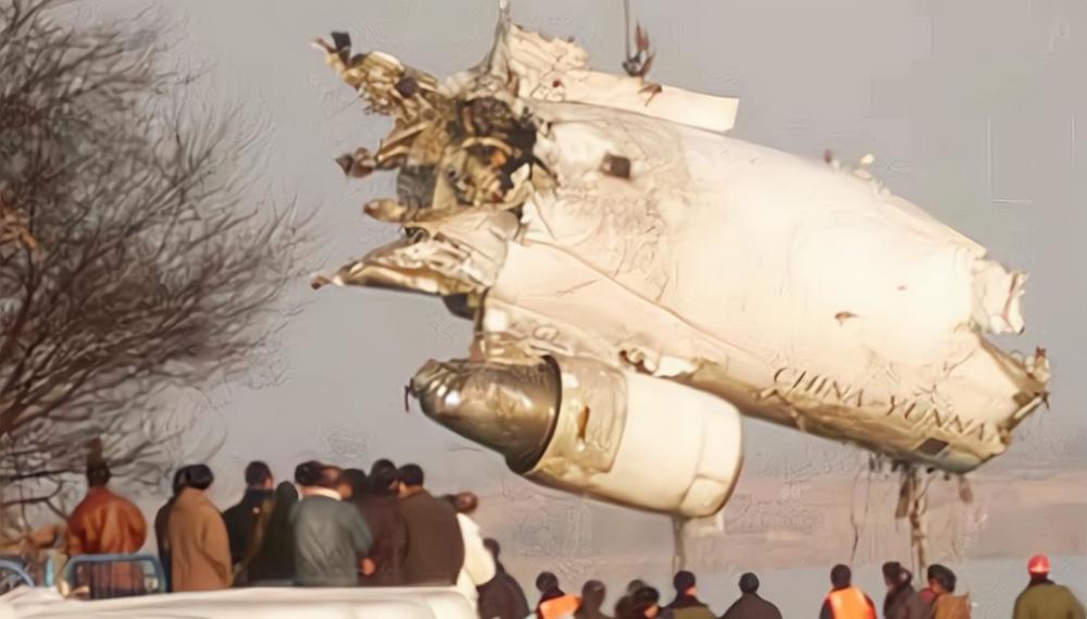 2002年大连空难,机上112人全部遇难,其中一位遇难者购买7份保险_腾讯