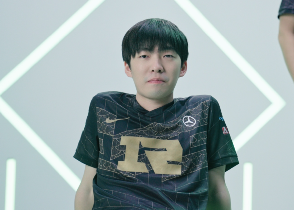 rng中单果子哥正式离队曾多次立功一年随队拿下双冠