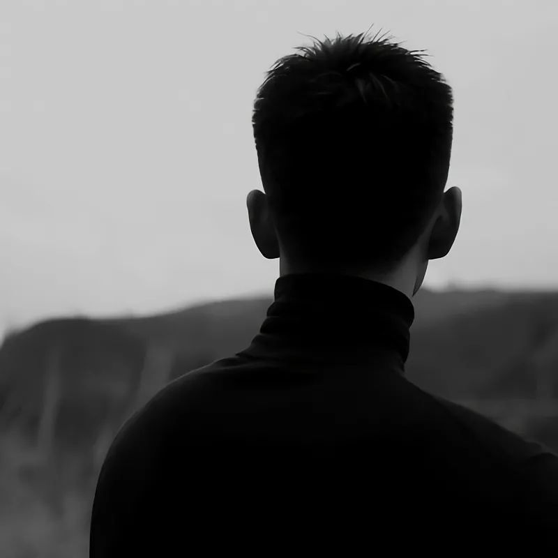 微信头像孤独的男人