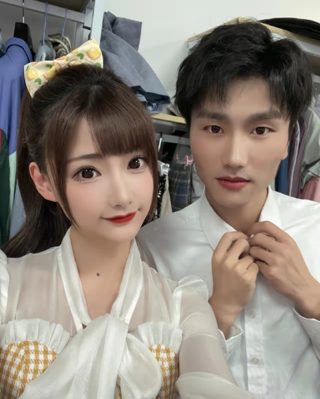 是kpl解说界的风云人物了,但凡是类似投票活动,他都会和瓶子不相上下